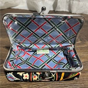 Preloved-VERA BRADLEY KISS and Make up Versailles Cometic Bag.